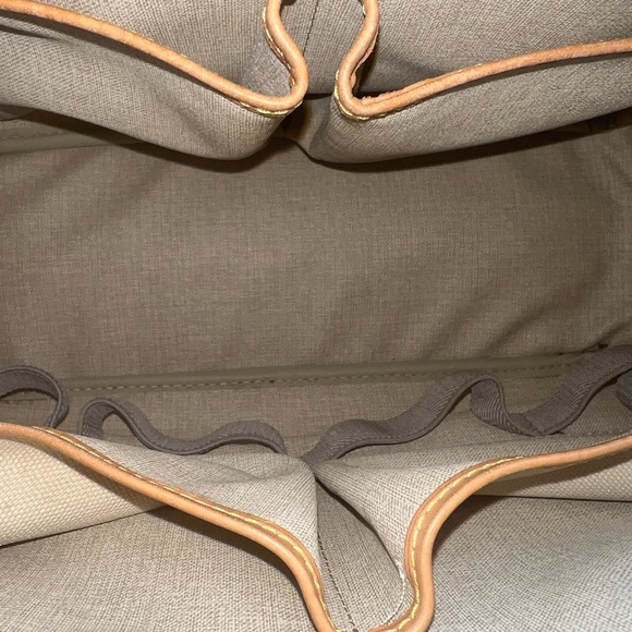 Authentic Louis Vuitton Monogram Deauville bag (Preowned) - Picture 4 of 16